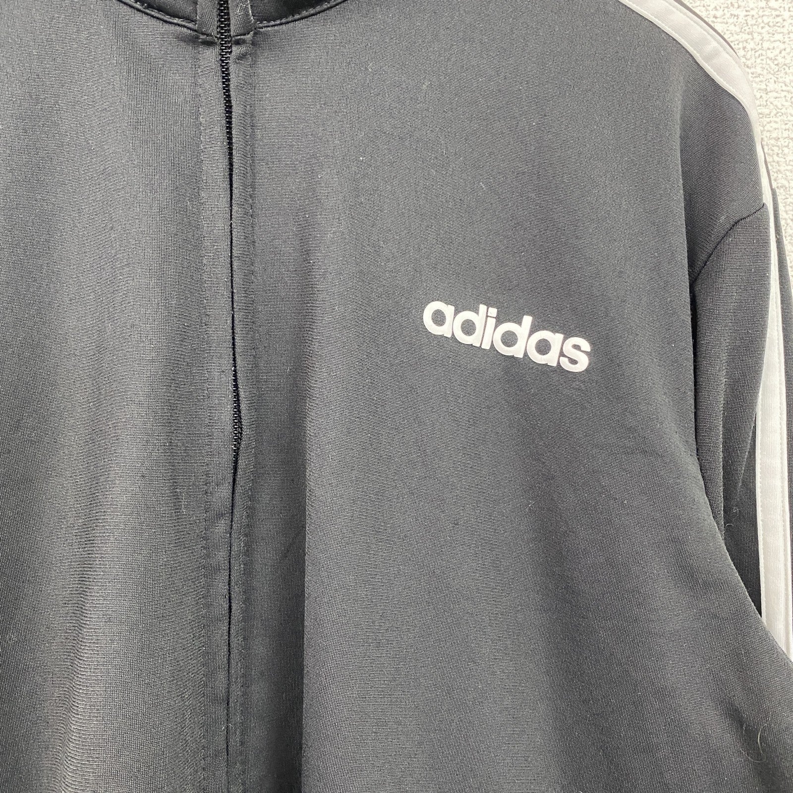 adidas　アディダス　トラックジャケット/ジャージ　黒　ブラック　Mサイズ