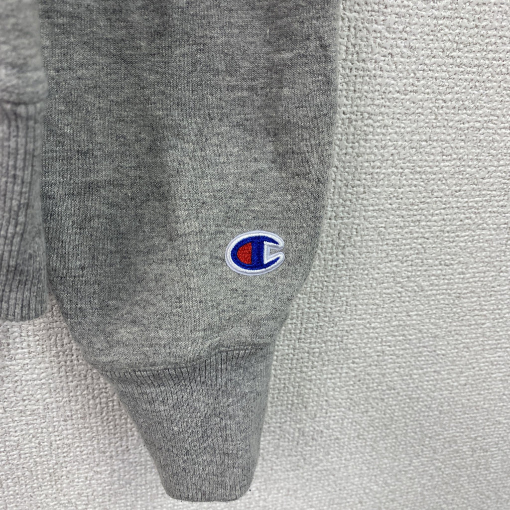 Champion　チャンピオン　スウェット/トレーナー　モノグラム　刺繍ロゴ　クルーネック　現行　総柄　灰色　グレー　Ｍサイズ