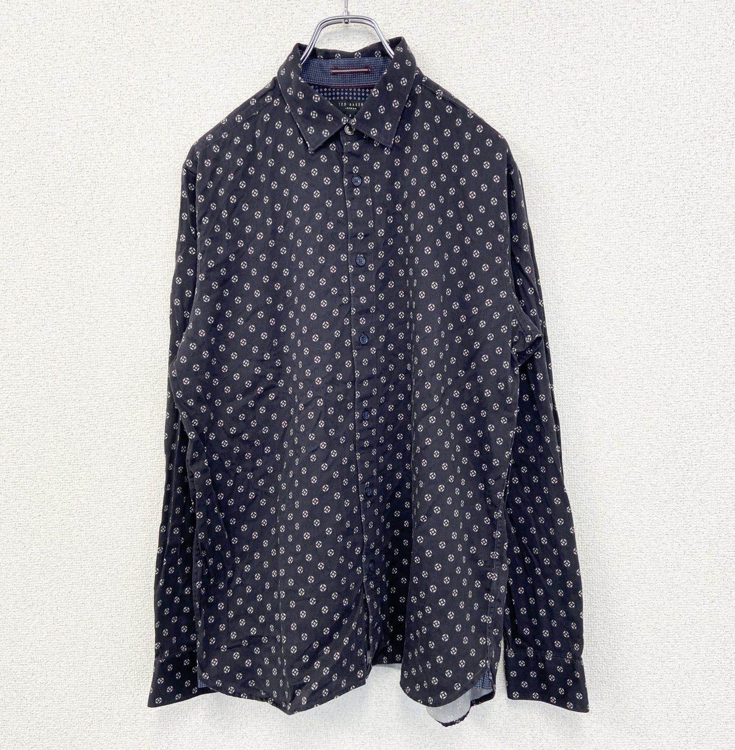 古着 used　TED BAKER LONDON　長袖総柄シャツ　和柄風　レトロデザイン　ノームコア　ビッグシルエット　ネイビー