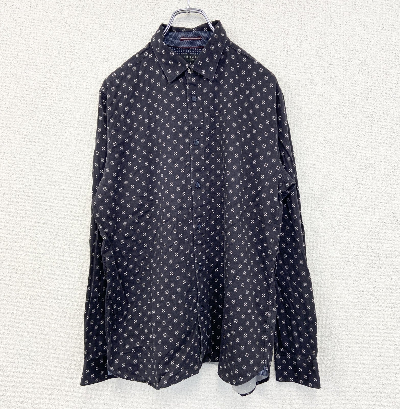 古着 used　TED BAKER LONDON　長袖総柄シャツ　和柄風　レトロデザイン　ノームコア　ビッグシルエット　ネイビー