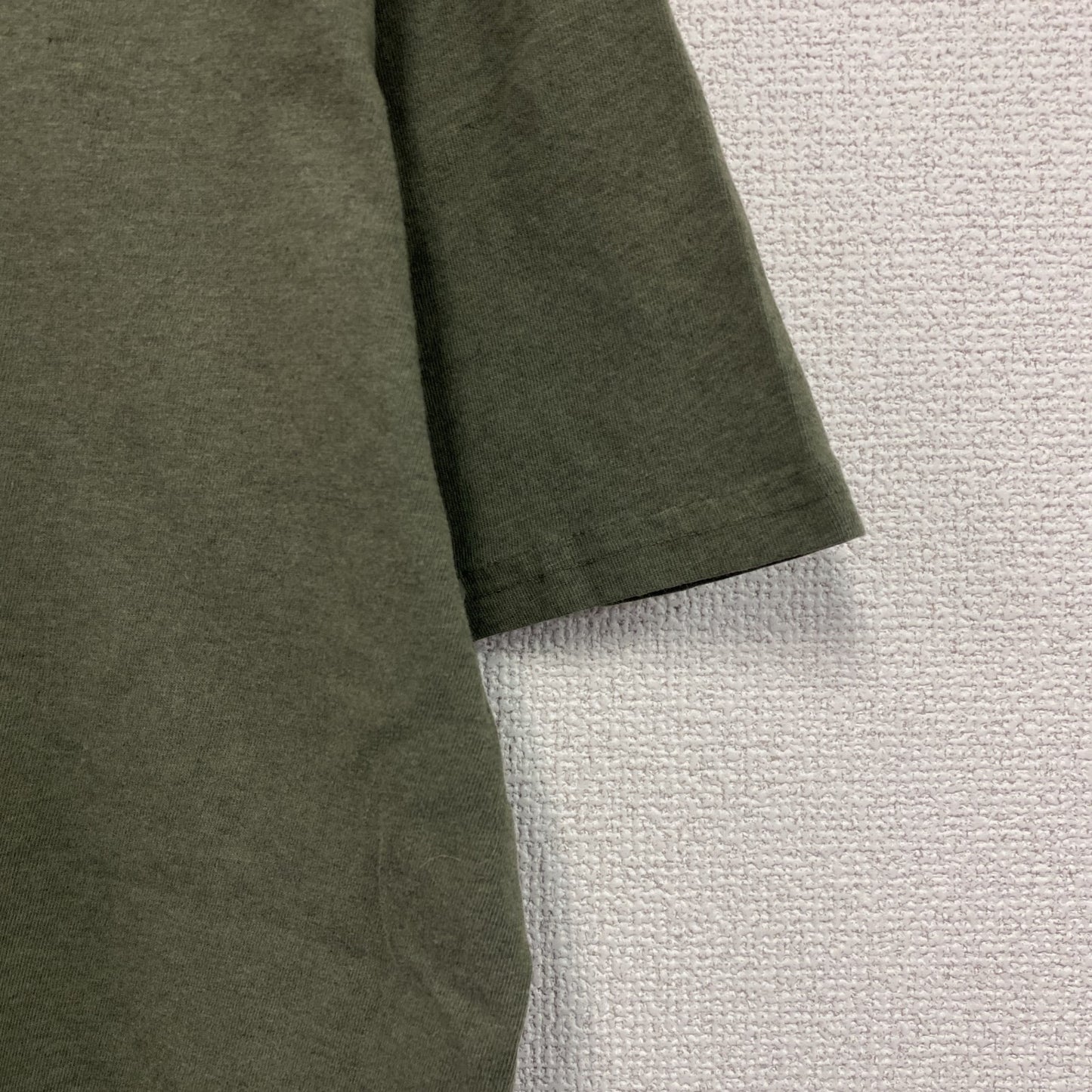 OBEY　オベイ　シェパードフェアリー　半袖プリントTシャツ　カーキ　Mサイズ