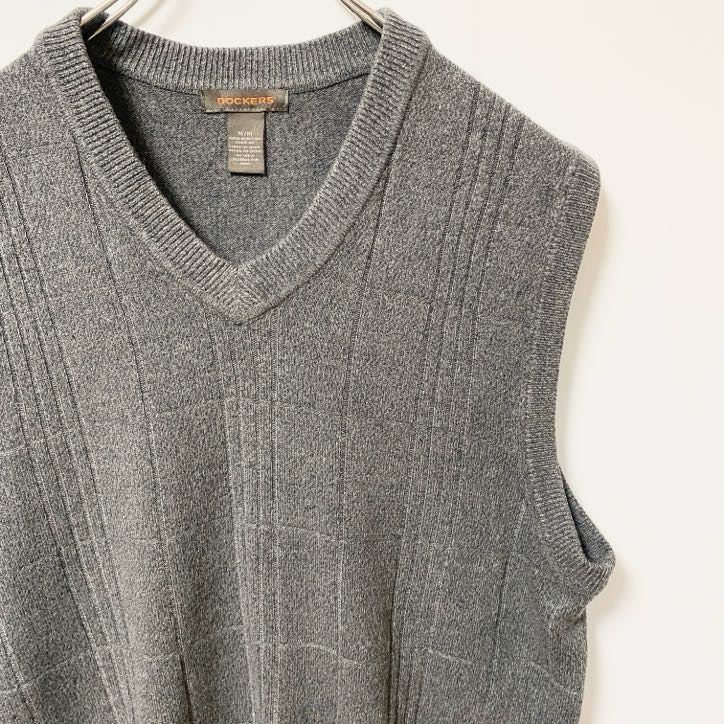 古着 used　DOCKERS ドッカーズ　Vネックニットベスト　レトロデザイン　ノームコア　チャコールグレー　Mサイズ