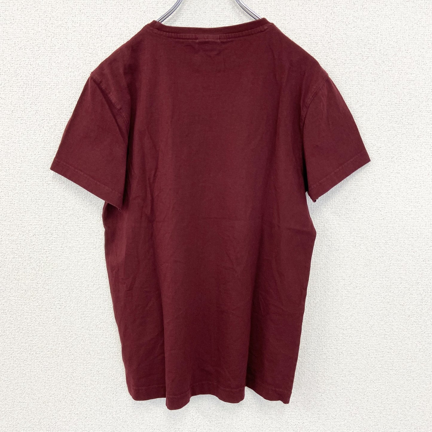 古着　used　LEVI’S　リーバイス　半袖プリントTシャツ　クルーネック　カジュアル　レトロデザイン　赤　ボルドー　Mサイズ