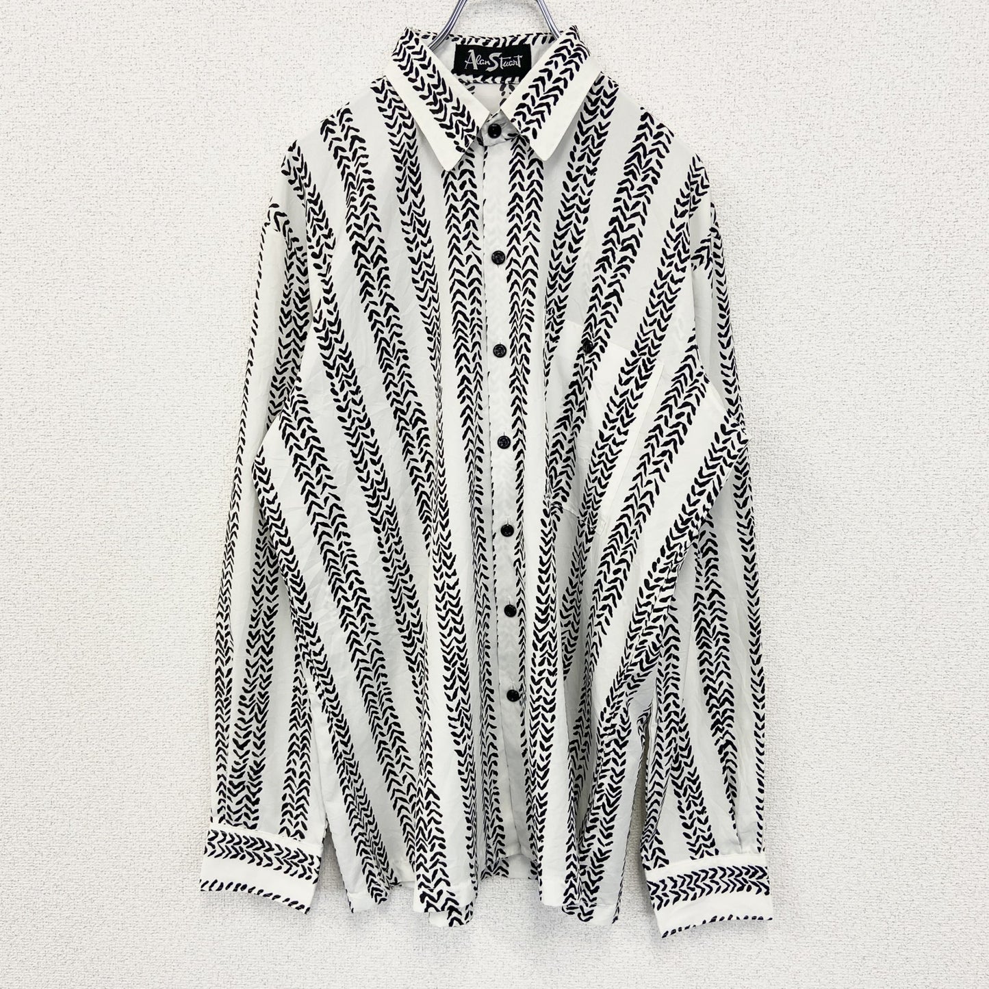 古着 used　ALAN STUART　長袖柄シャツ　襟付き　総柄　個性的　レトロデザイン　エスニック　カジュアル　白　Mサイズ　