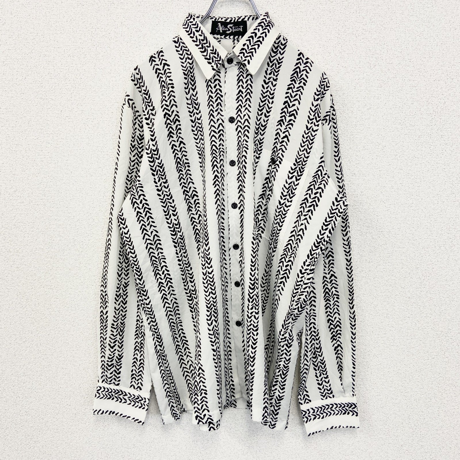 古着 used　ALAN STUART　長袖柄シャツ　襟付き　総柄　個性的　レトロデザイン　エスニック　カジュアル　白　Mサイズ　