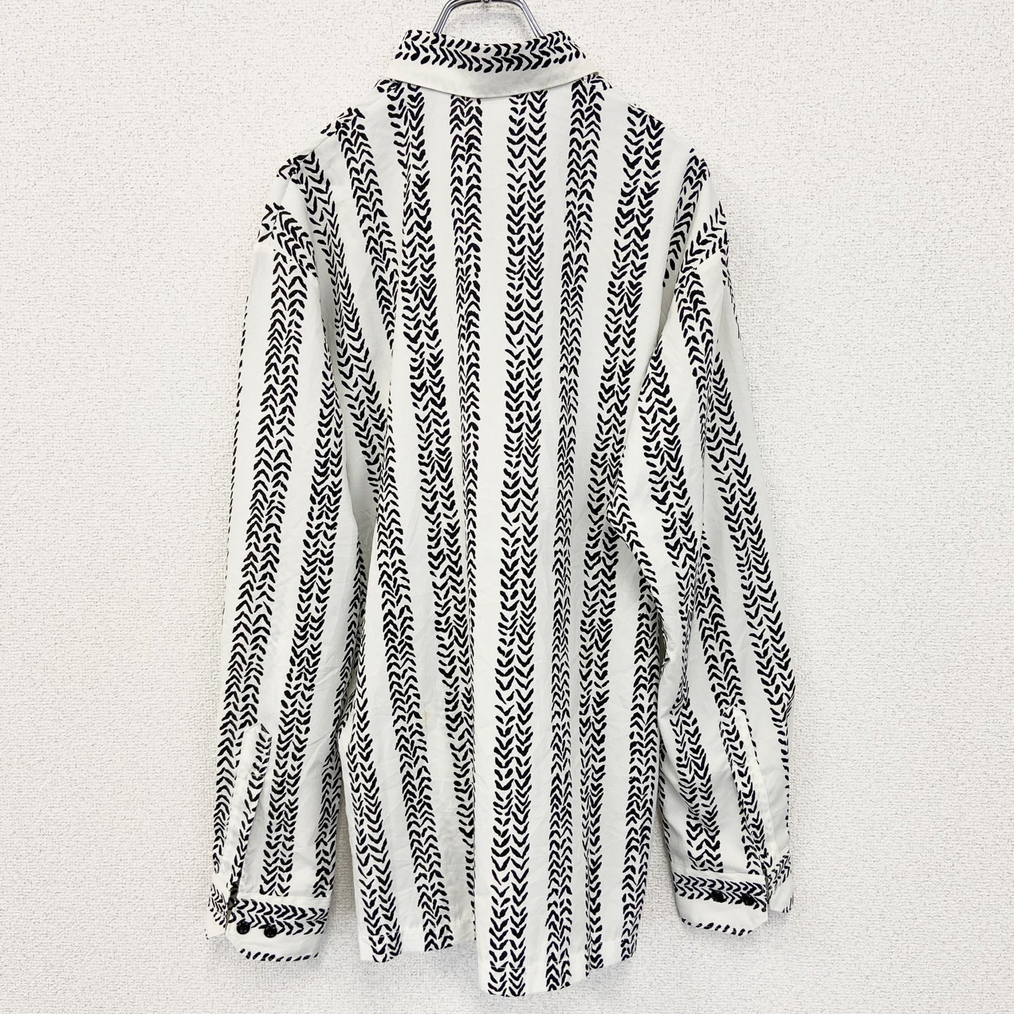 古着 used　ALAN STUART　長袖柄シャツ　襟付き　総柄　個性的　レトロデザイン　エスニック　カジュアル　白　Mサイズ　