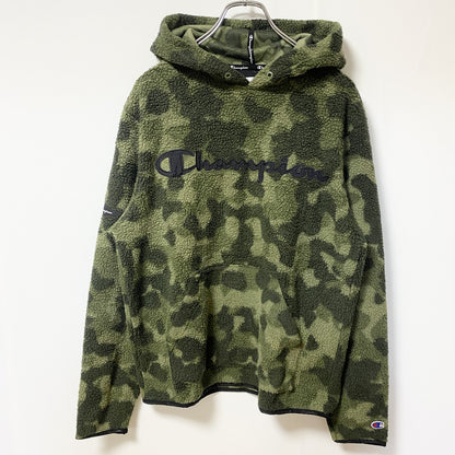 古着 used　Champion チャンピオン　長袖フリースボアパーカー　プルオーバー　ビックロゴ　迷彩柄　秋冬服　Mサイズ