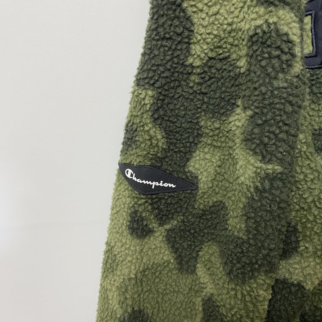 古着 used　Champion チャンピオン　長袖フリースボアパーカー　プルオーバー　ビックロゴ　迷彩柄　秋冬服　Mサイズ