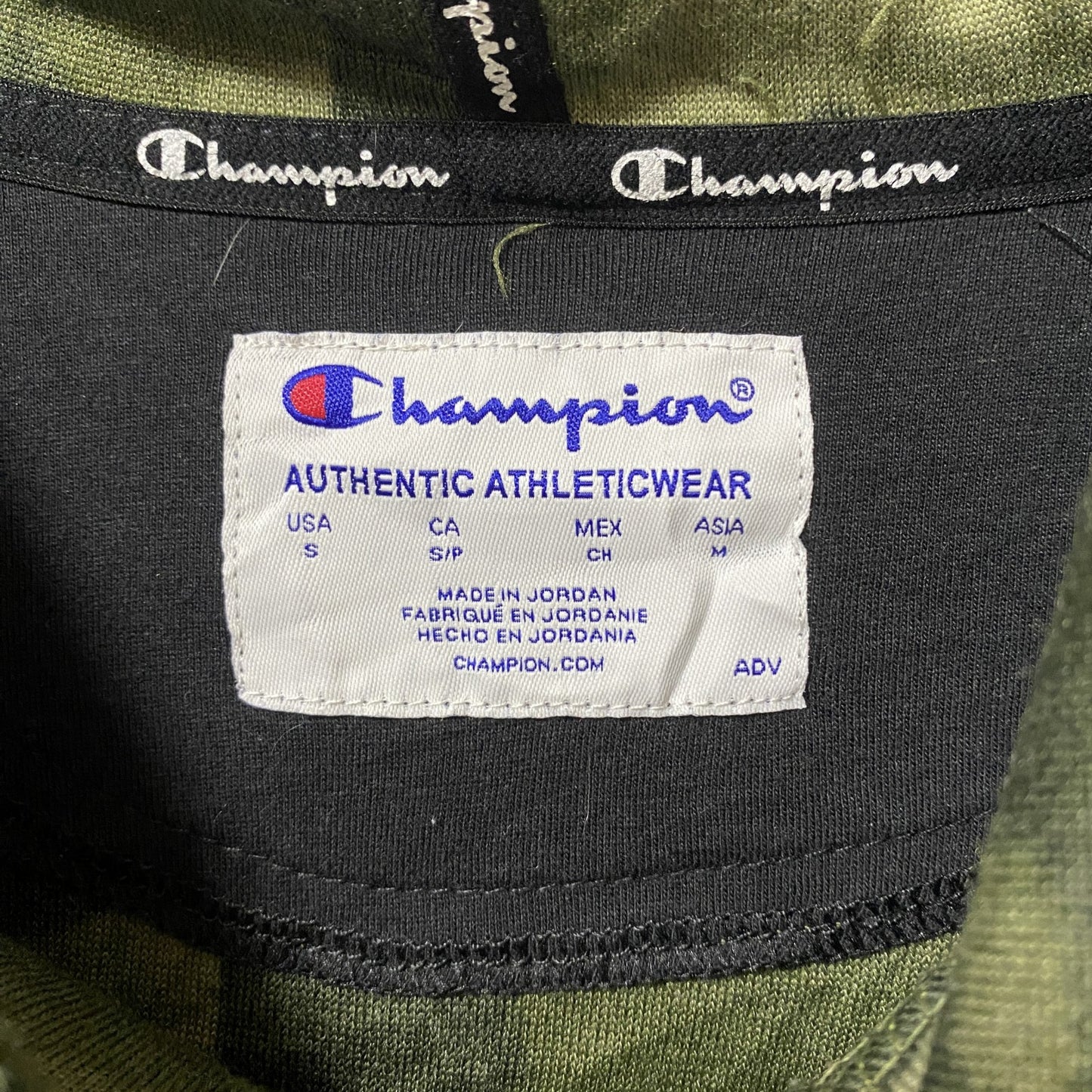 古着 used　Champion チャンピオン　長袖フリースボアパーカー　プルオーバー　ビックロゴ　迷彩柄　秋冬服　Mサイズ