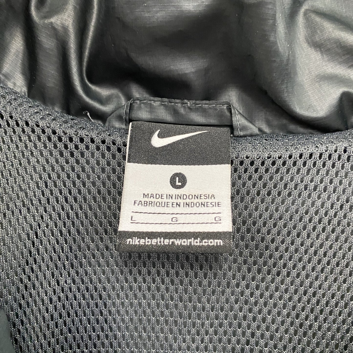 NIKE　ナイキ　フルジップジャケット　ウィンドブレーカー　スウッシュ　デカロゴ　黒　ブラック　Lサイズ