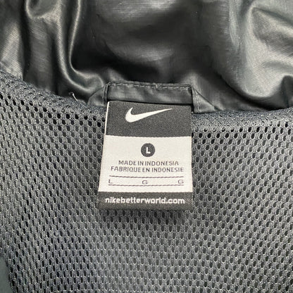 NIKE　ナイキ　フルジップジャケット　ウィンドブレーカー　スウッシュ　デカロゴ　黒　ブラック　Lサイズ