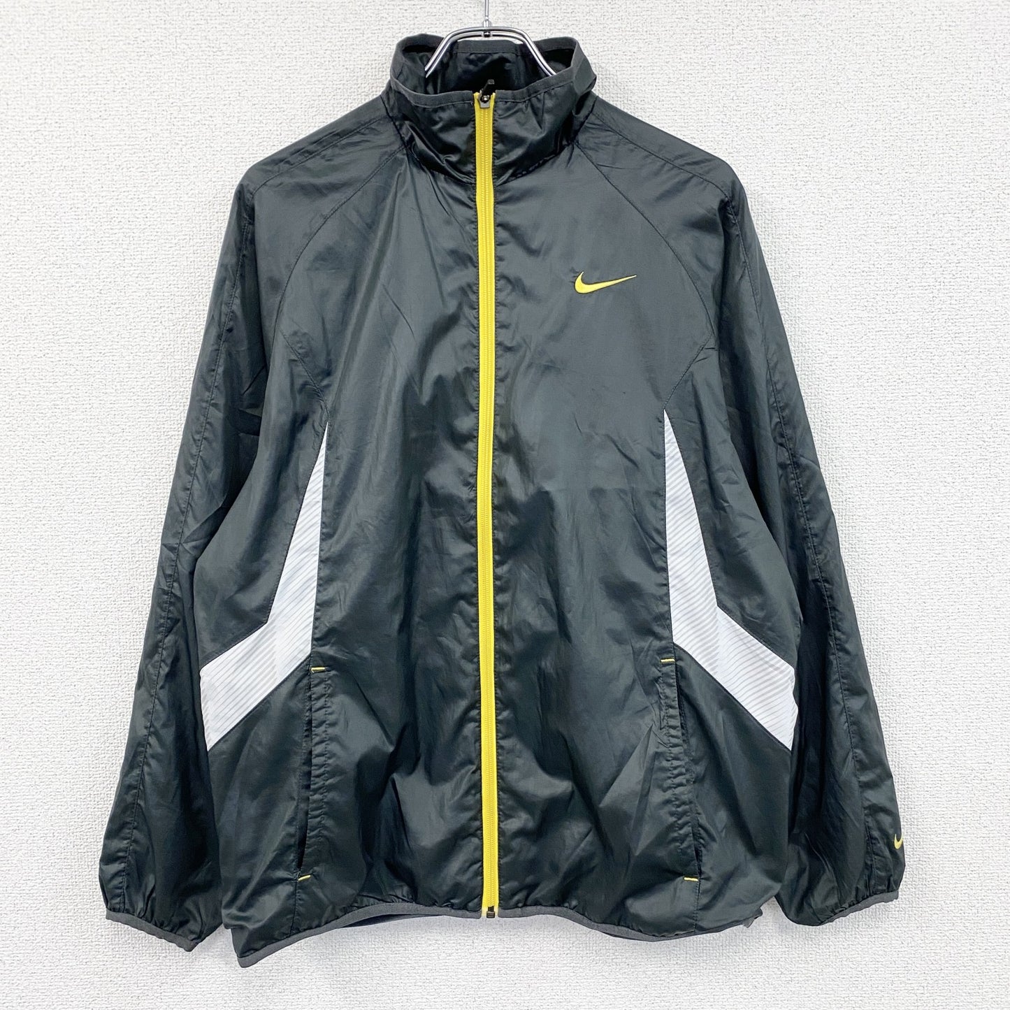 NIKE　ナイキ　フルジップジャケット　ウィンドブレーカー　スウッシュ　デカロゴ　黒　ブラック　Lサイズ
