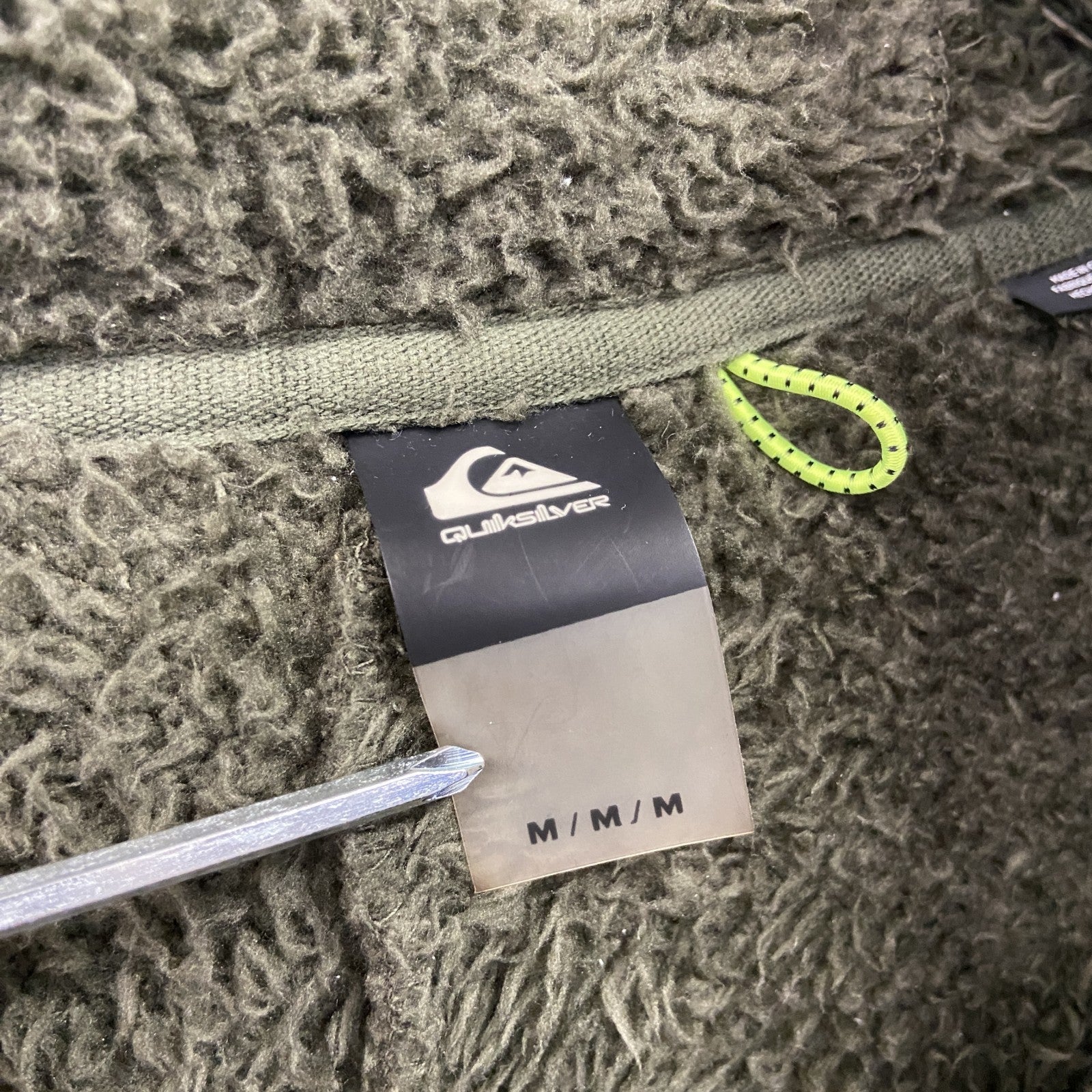 QUIKSILVER　クイックシルバー　フリースジャケット/ボアジャケット　カーキ　黒　ブラック　Mサイズ　