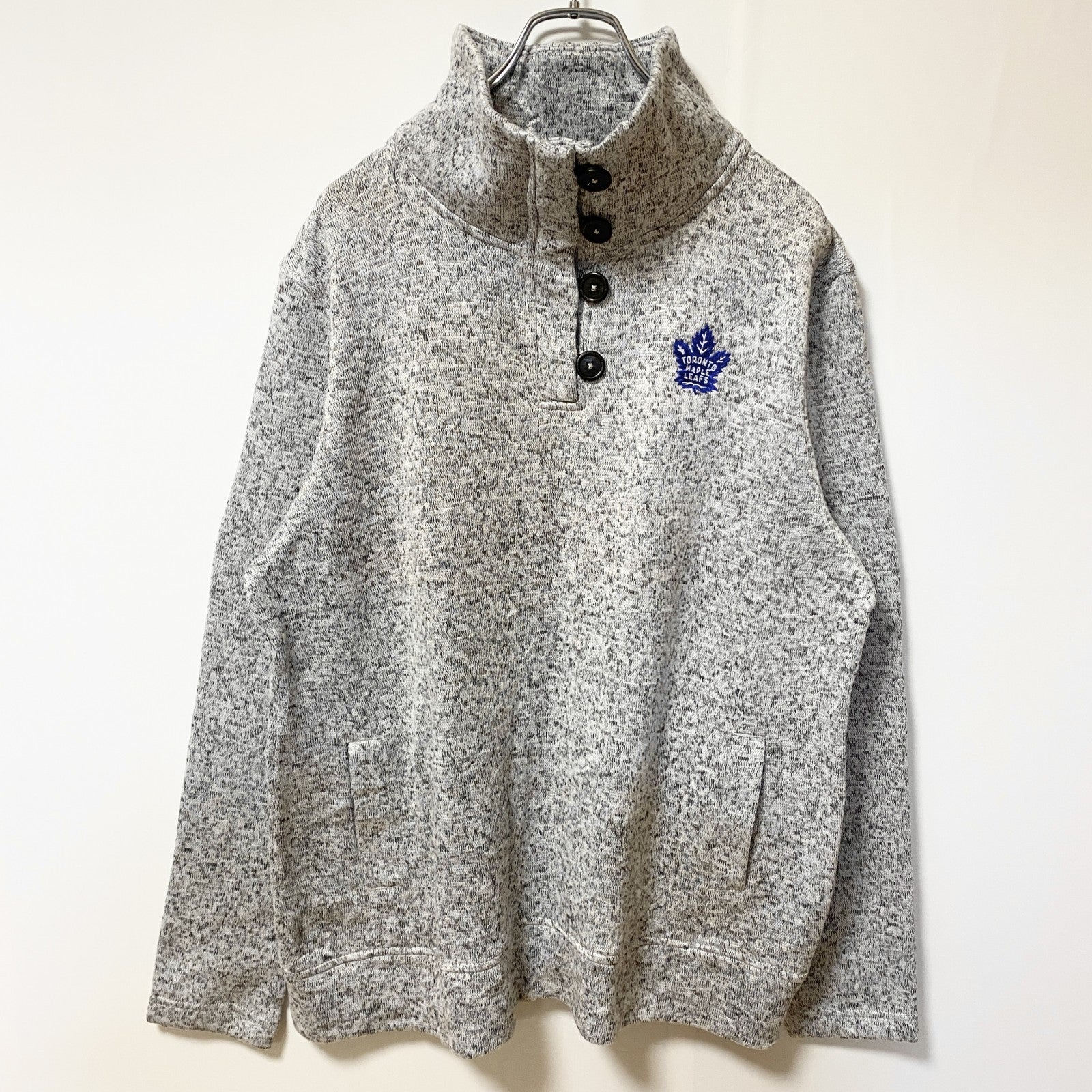 NFL トロントメープルリーフ　ハーフボタンスウェットプルオーバー　ワンポイントロゴ刺繍　霜降り　グレー　XLサイズ