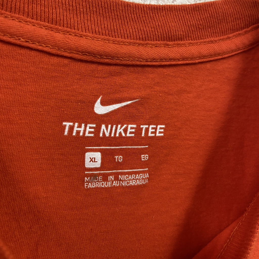 NIKE　ナイキ　半袖プリントTシャツ　スウッシュロゴ　オレンジ　XLサイズ