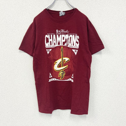 古着　used　NBA エヌビーエー　半袖プリントTシャツ　バスケットボール　カジュアル　クルーネック　赤　レッド　Mサイズ