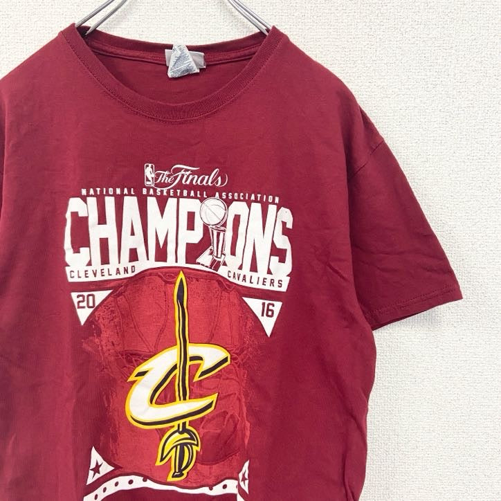 古着　used　NBA エヌビーエー　半袖プリントTシャツ　バスケットボール　カジュアル　クルーネック　赤　レッド　Mサイズ