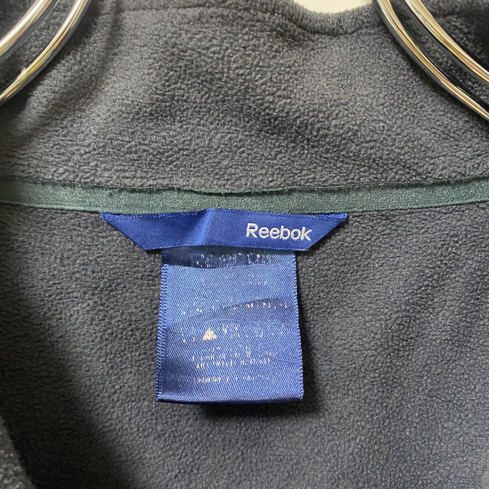 古着 used　Reebok リーボック　長袖裏フリースジャケット　ナイロンジャケット　ワンポイントプリントアウター　黒　ブラック