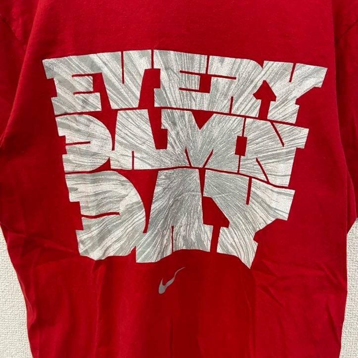 古着　used　NIKE　ナイキ　半袖プリントTシャツ　クルーネック　スウッシュロゴ　カジュアル　レトロ　赤　レッド　Sサイズ