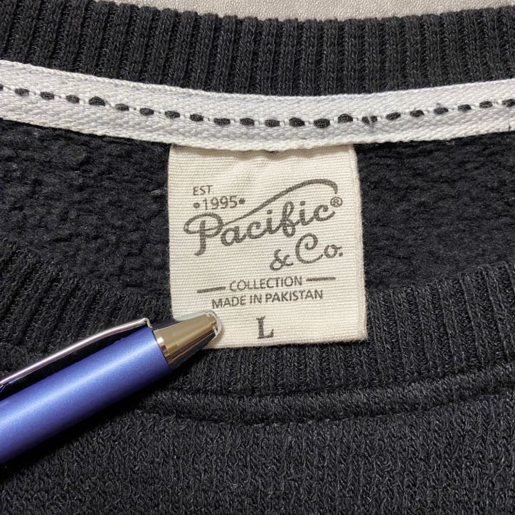 古着 used　Pacific＆Co　パシフィックアンドコー　長袖プリントセーター　MYRTLEBEACH　黒　ブラック　Lサイズ