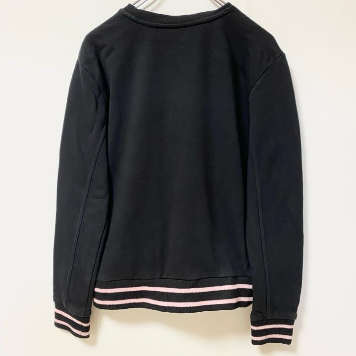 古着 used　FILA フィラ　長袖ビッグロゴカラフルデザインスウェット　トレーナー　クルーネック　ブラック　Sサイズ