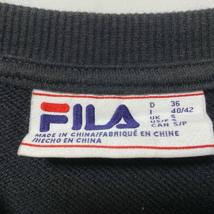 FILA　フィラ　スウェット/トレーナー　リブライン　デカロゴ　ワッペン　クルーネック　黒　ブラック　Sサイズ