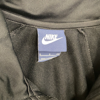 NIKE　ナイキ　トラックジャケット/ジャージ　刺繍ロゴ　黒　ブラック　Sサイズ