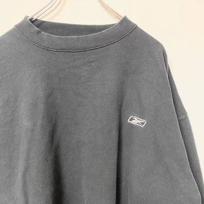 古着 used　Reebok リーボック　長袖ワンポイントロゴデザインスウェット　トレーナー　クルーネック　黒　XLサイズ