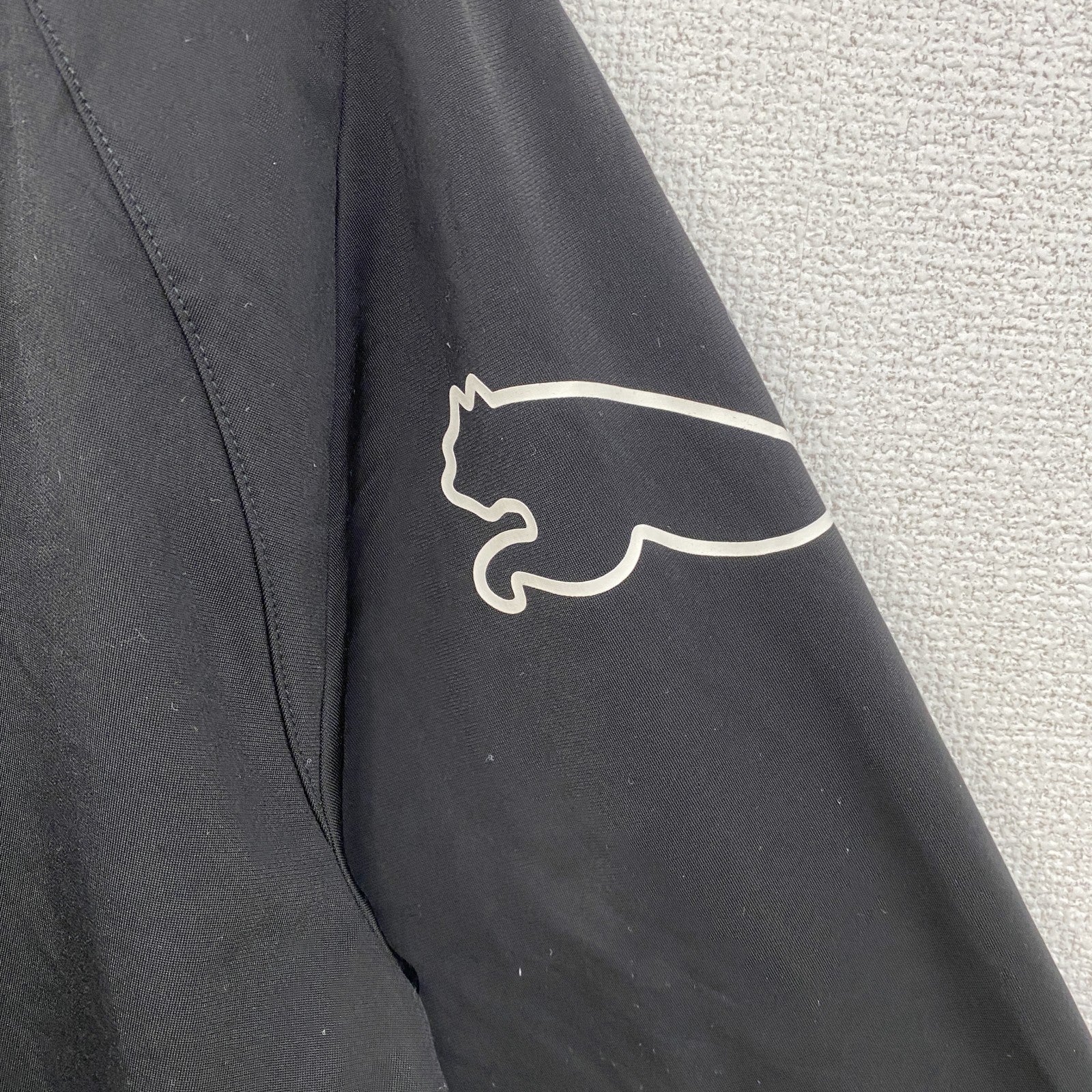 puma　プーマ　トラックジャケット/ジャージ　刺繍ロゴ　黒　ブラック　Lサイズ