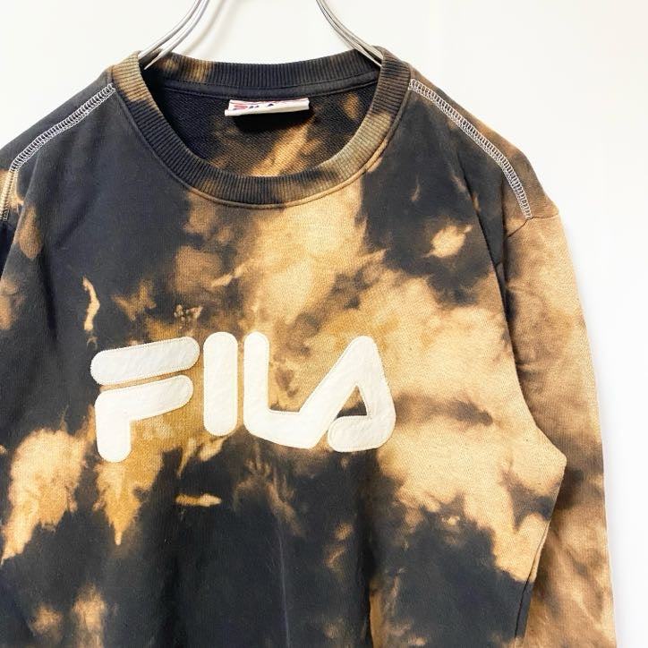 古着 used　FILA フィラ　長袖ビッグロゴデザインスウェット　トレーナー　クルーネック　タイダイ柄　ブリーチ加工　Mサイズ
