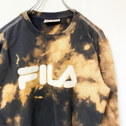 古着 used　FILA フィラ　長袖ビッグロゴデザインスウェット　トレーナー　クルーネック　タイダイ柄　ブリーチ加工　Mサイズ