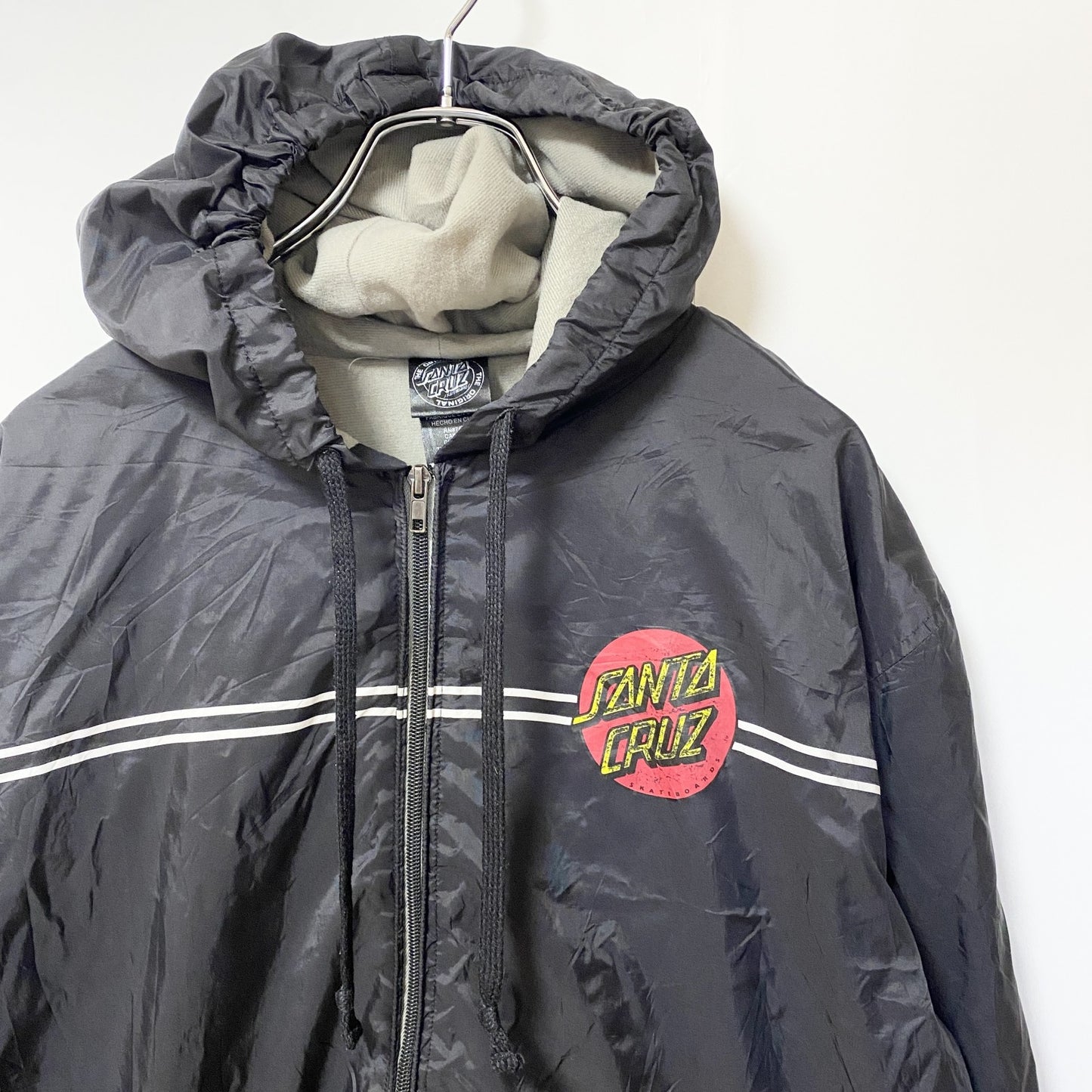 古着 used　SANTA CRUZ　サンタクルーズ　長袖ロゴデザインブルゾン　バックプリント　ジップアップ　赤　黒　Lサイズ
