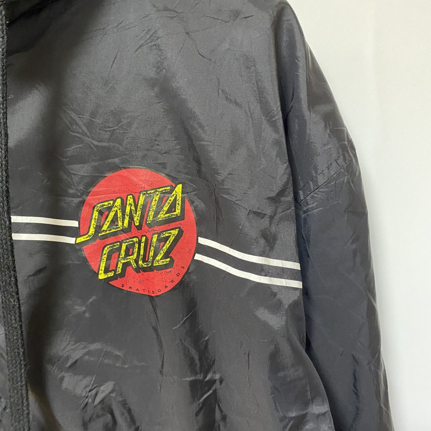 古着 used　SANTA CRUZ　サンタクルーズ　長袖ロゴデザインブルゾン　バックプリント　ジップアップ　赤　黒　Lサイズ