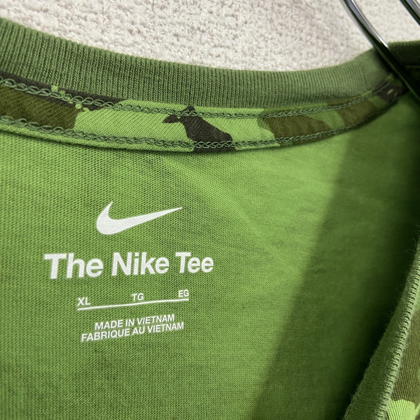 NIKE　ナイキ　長袖プリントTシャツ　総柄　迷彩柄　カモフラ柄　緑　グリーン　XLサイズ