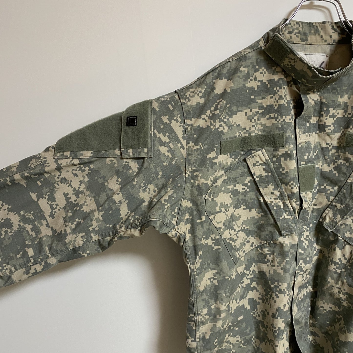 古着 used　長袖ミリタリージャケット　米軍　迷彩　カモフラ柄　U.S ARMY　緑　レトロデザイン　秋冬服　Lサイズ