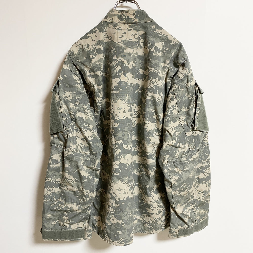 古着 used　長袖ミリタリージャケット　米軍　迷彩　カモフラ柄　U.S ARMY　緑　レトロデザイン　秋冬服　Lサイズ