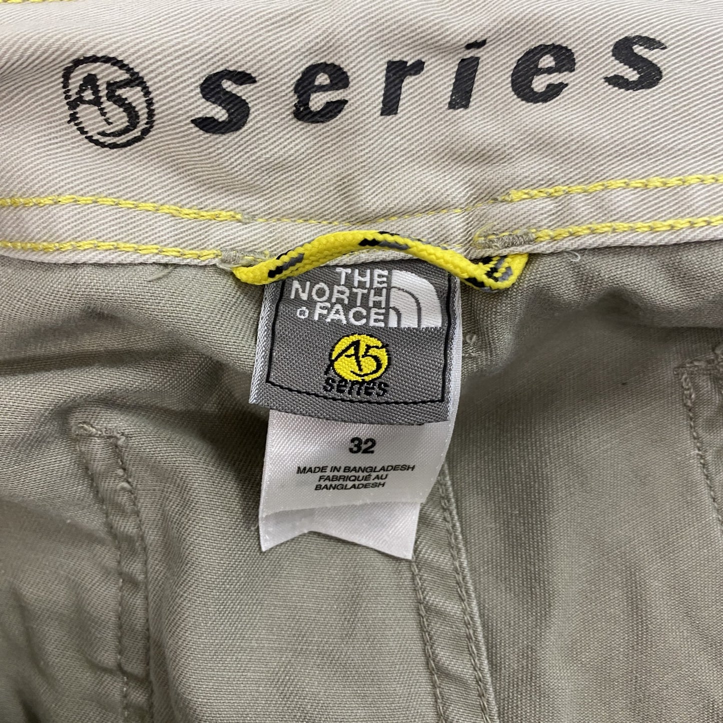 THE NORTH FACE　ザノースフェイス　ハーフカーゴパンツ/ショートパンツ　ベージュ　32サイズ　