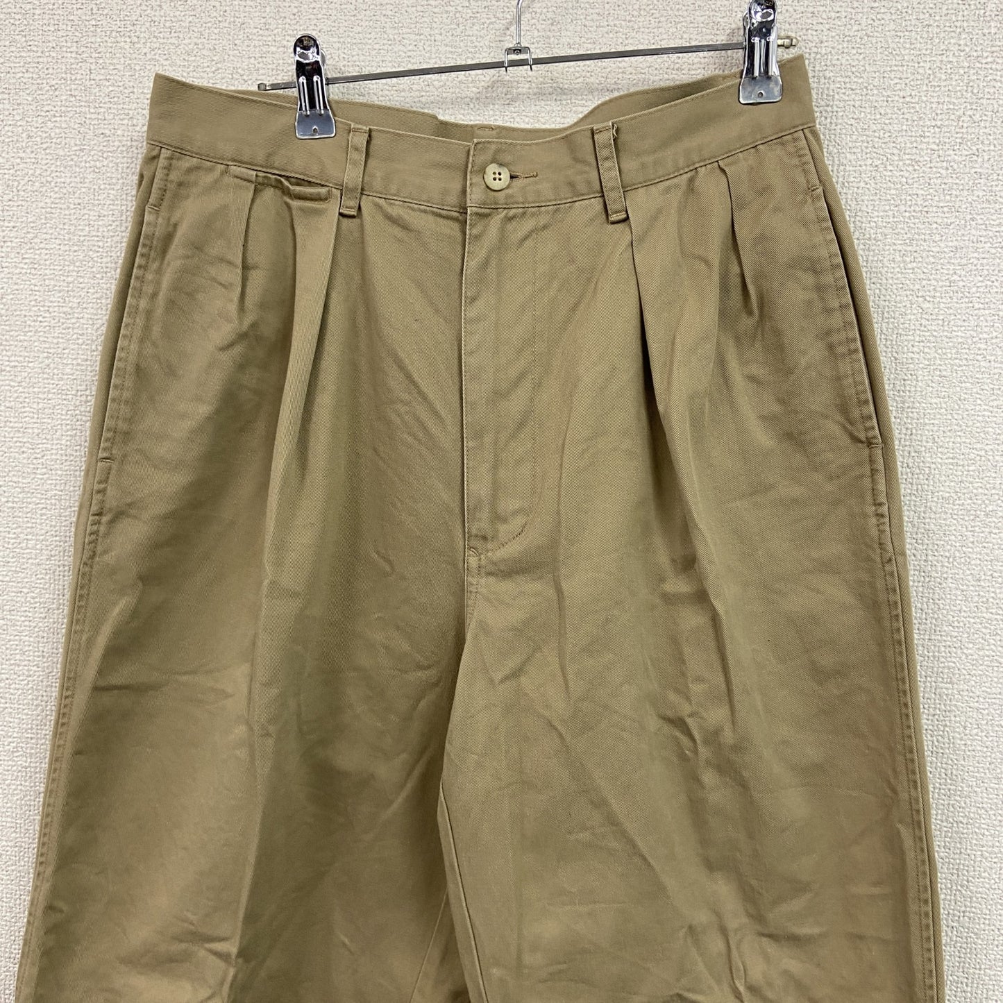 CHAPS　チャップス　ツータックチノパンツ　ベージュ