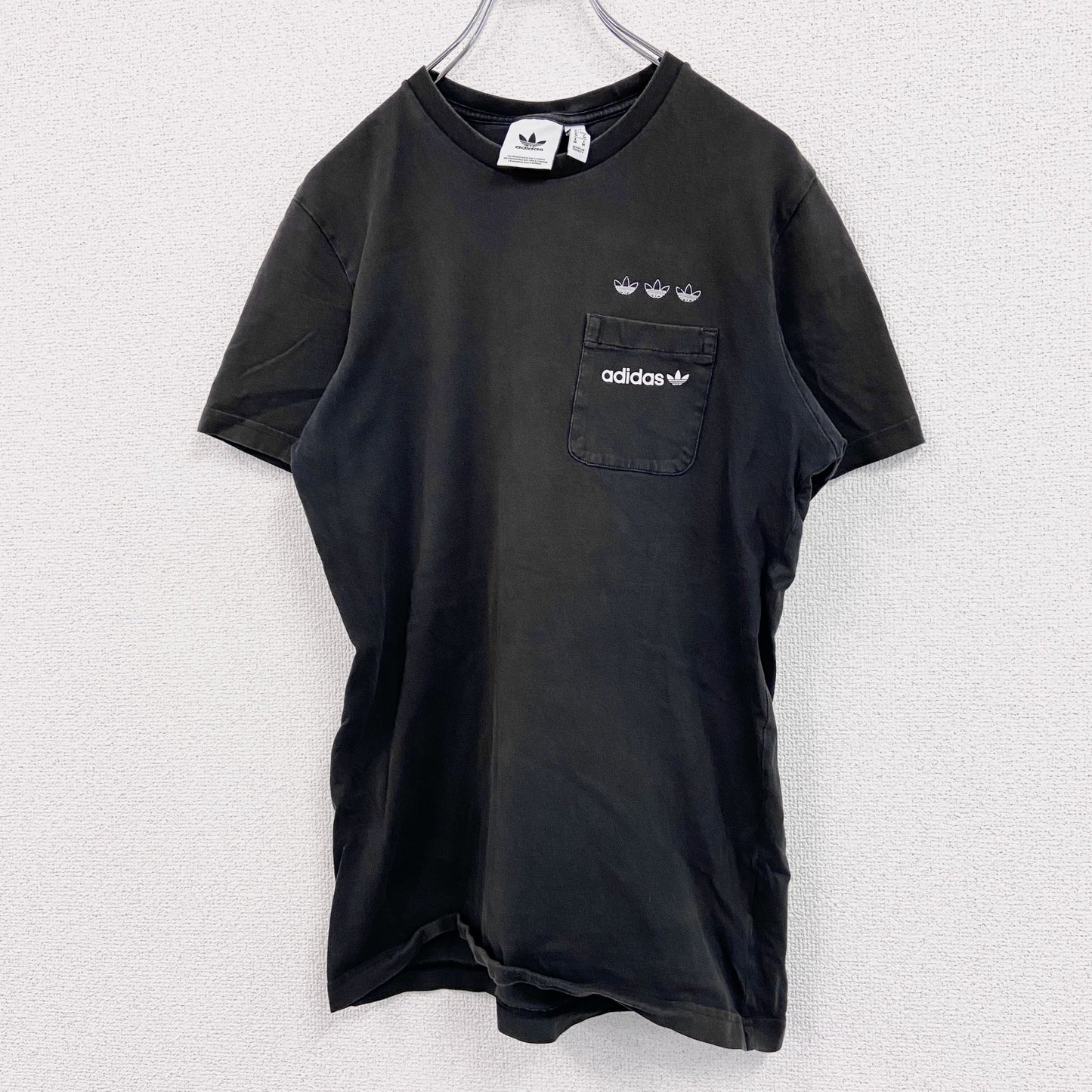 adidas　アディダス　半袖プリントTシャツ　黒　ブラック　Mサイズ