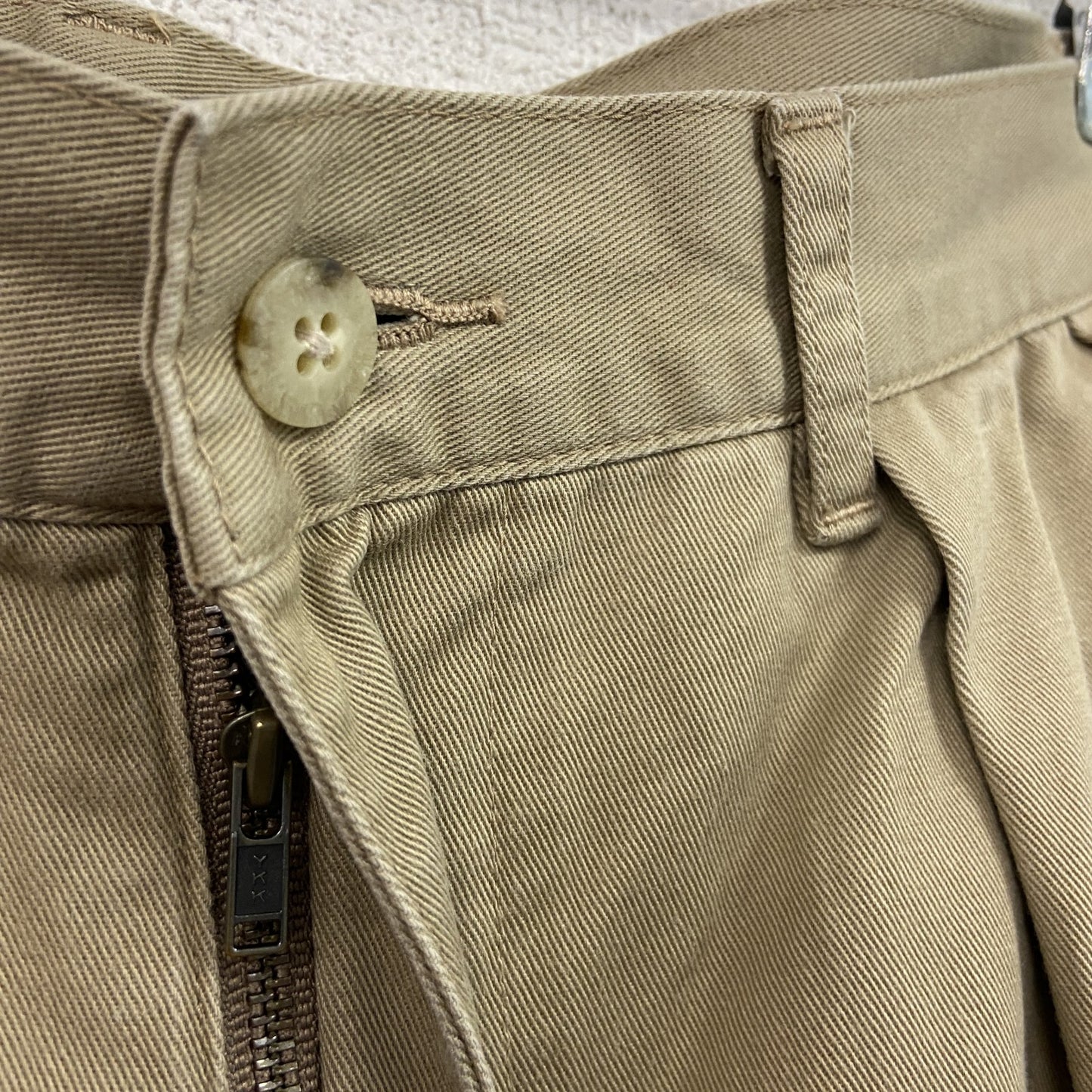 CHAPS　チャップス　ツータックチノパンツ　ベージュ