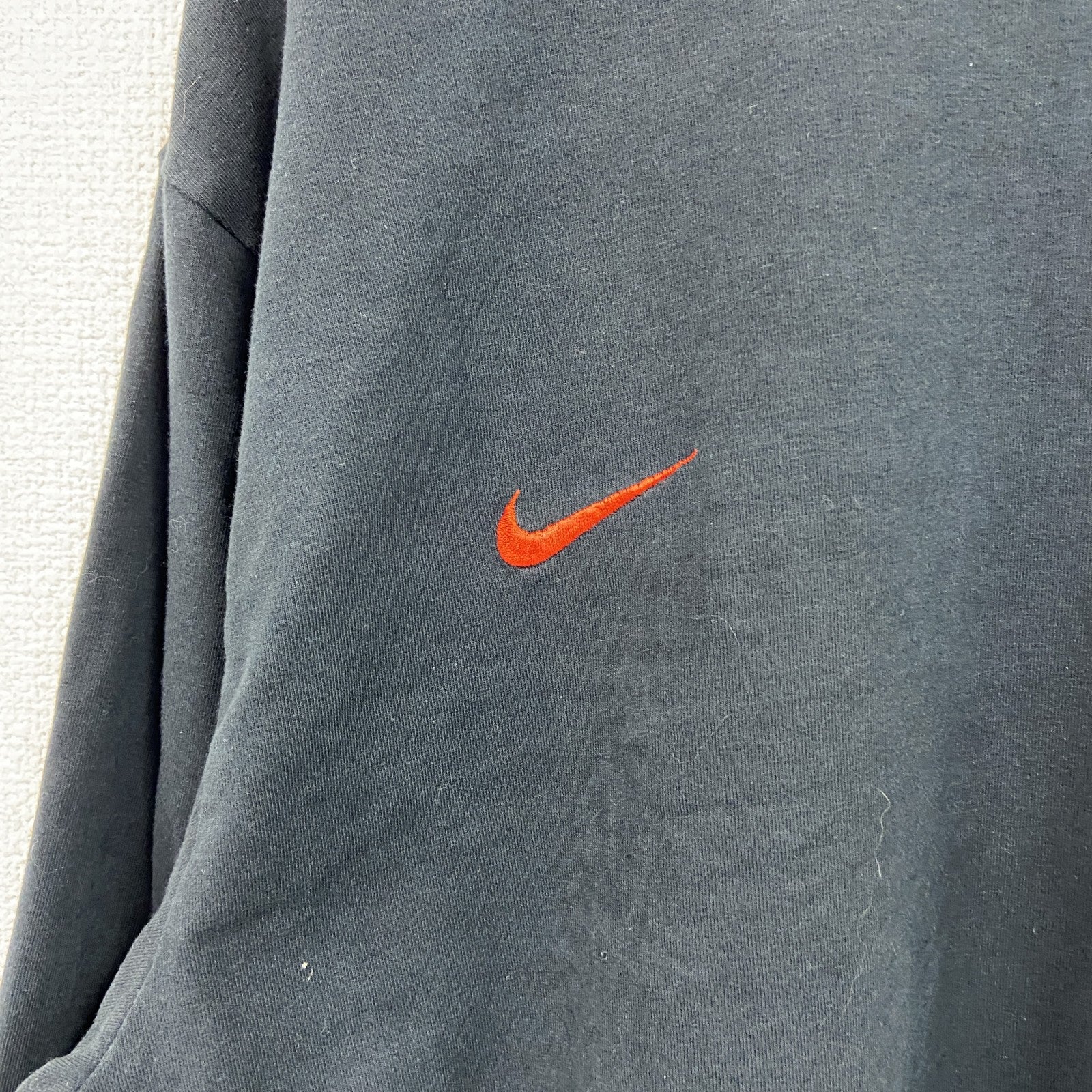 NIKE　ナイキ　長袖刺繡Tシャツ　ロンT　黒　ブラック　Mサイズ