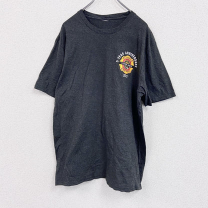 半袖プリントTシャツ　灰色　ダークグレー