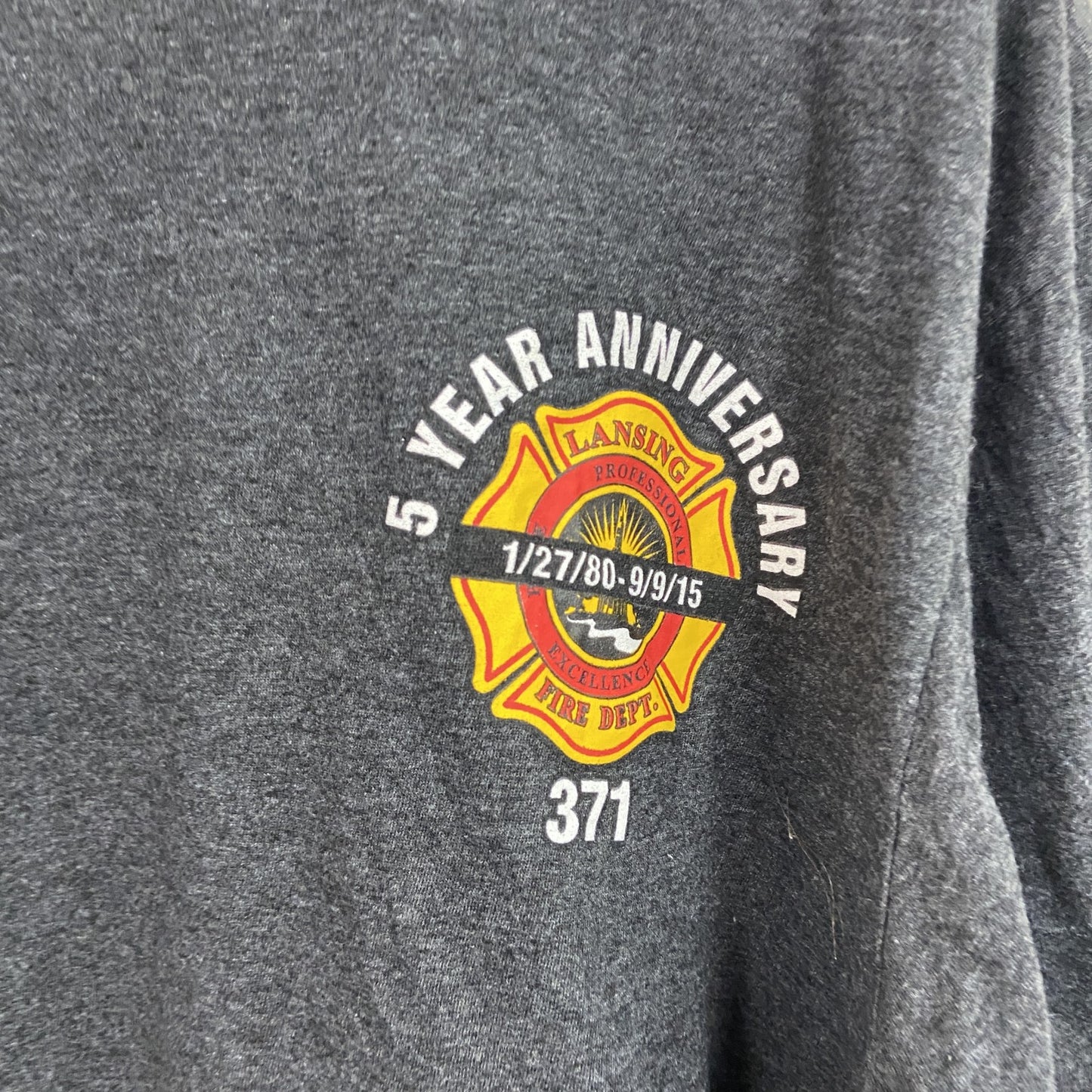 半袖プリントTシャツ　灰色　ダークグレー
