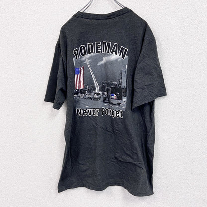 半袖プリントTシャツ　灰色　ダークグレー