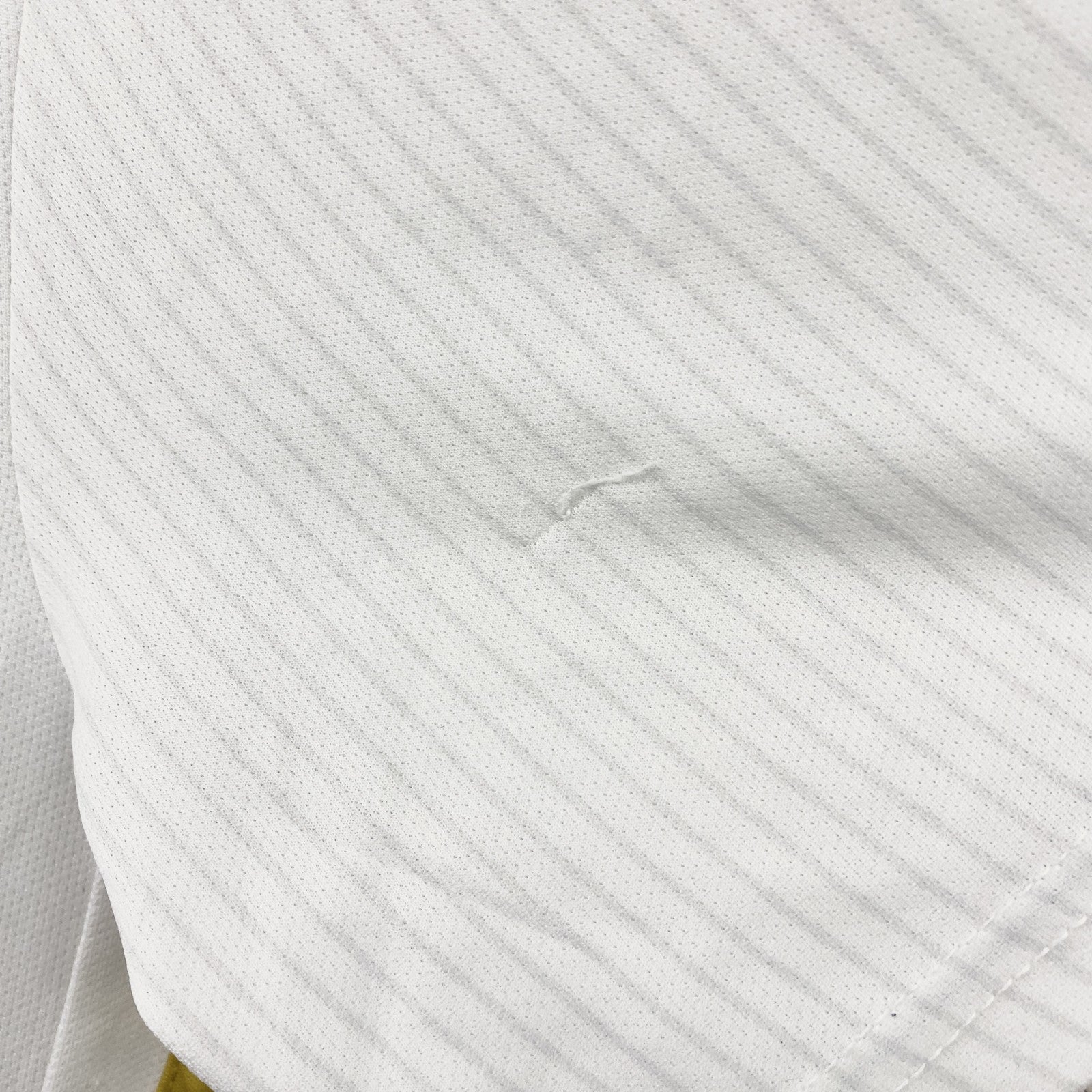 adidas　アディダス　半袖Tシャツ　ユニフォーム　白　ホワイト　Mサイズ