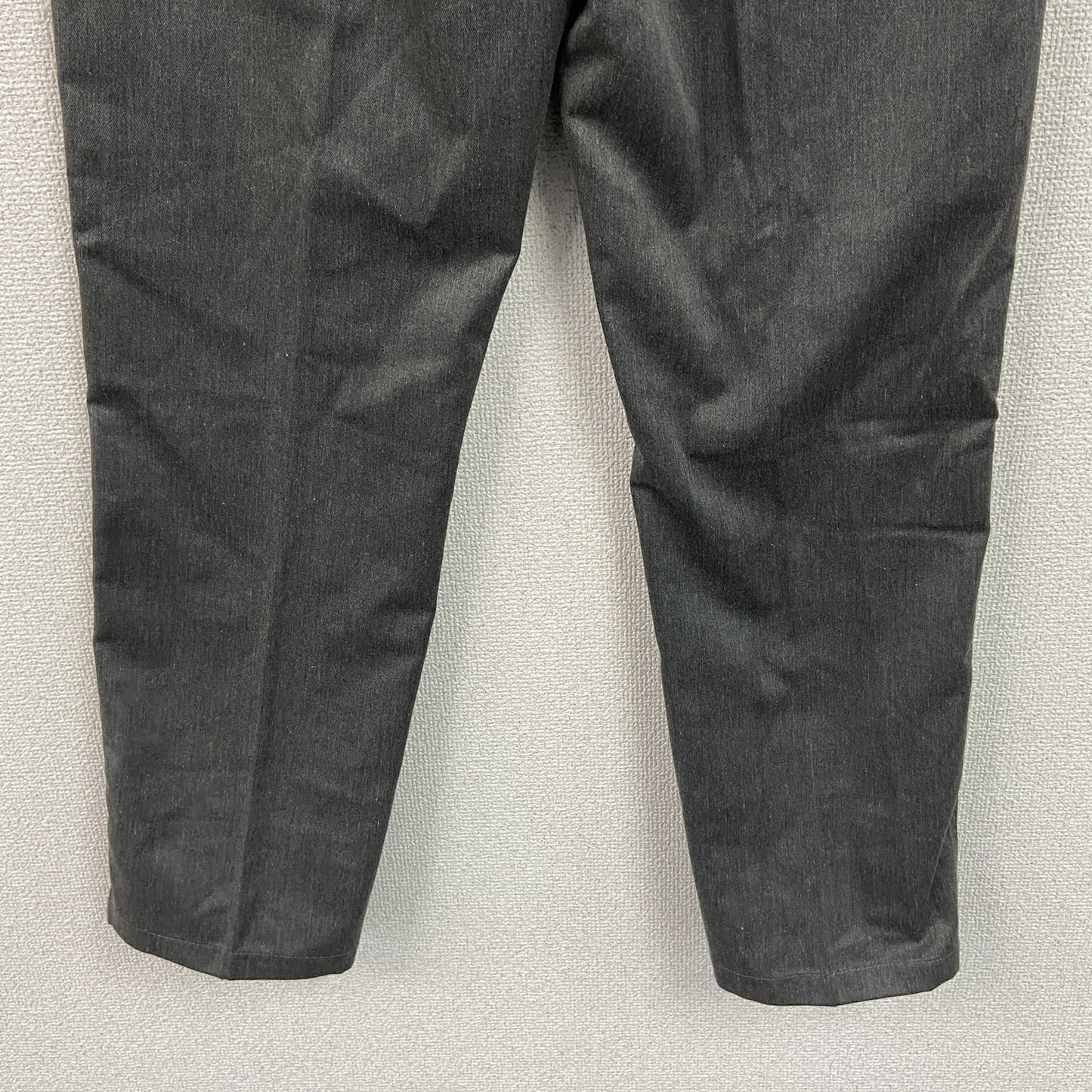 BEN DAVIS　ベンデイビス　チノパンツ　ジップフライ　ワンポイント　灰色　ダークグレー　32サイズ