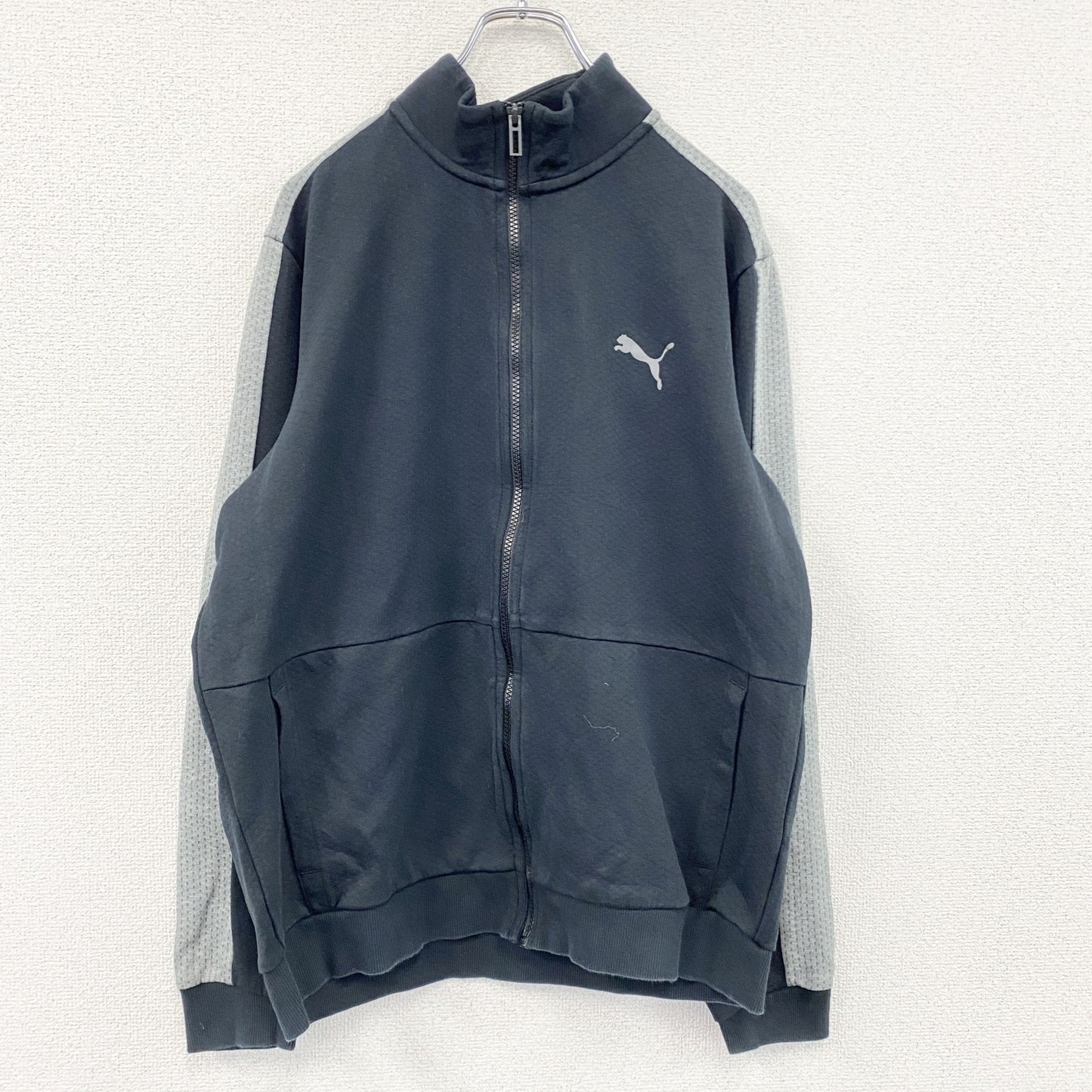 PUMA　プーマ　トラックジャケット/ジャージ　黒　ブラック　Lサイズ