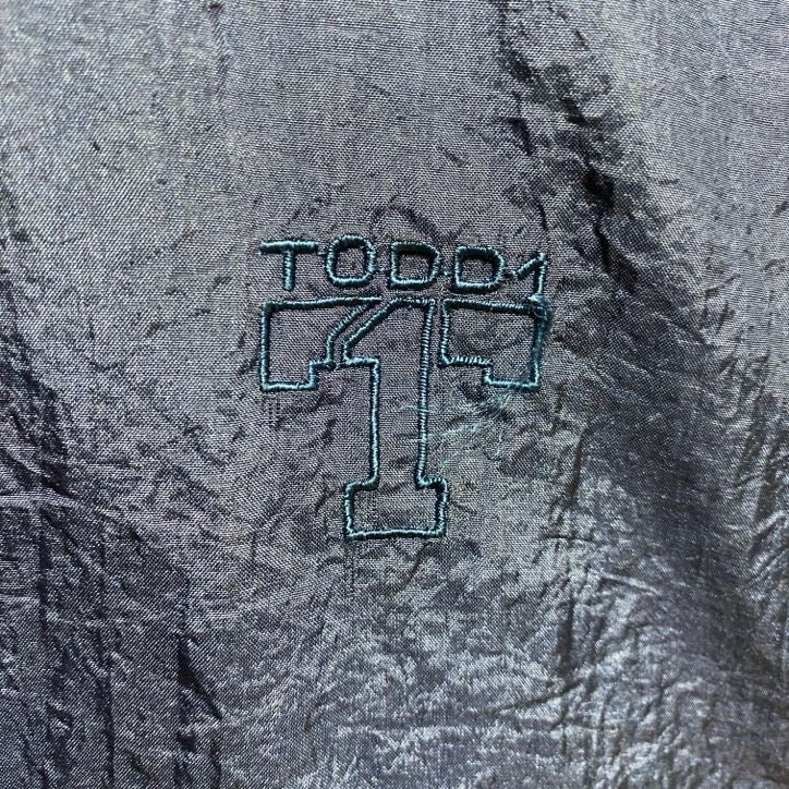 古着 used　TODD1　長袖無地ハイネックナイロンジャケット　ロゴ刺繍ブルゾン　ネイビー　秋冬服　ビッグシルエット　XLサイズ