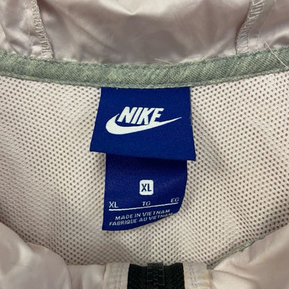 古着 used　NIKE ナイキ　長袖ナイロンジャケット　フルジップパーカー　ワンポイントロゴプリント　XLサイズ