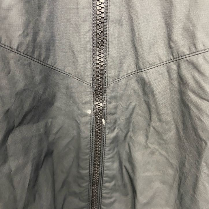 古着 used　NIKE ナイキ　長袖ナイロンジャケット　フルジップパーカー　ワンポイントロゴプリント　黒　Lサイズ